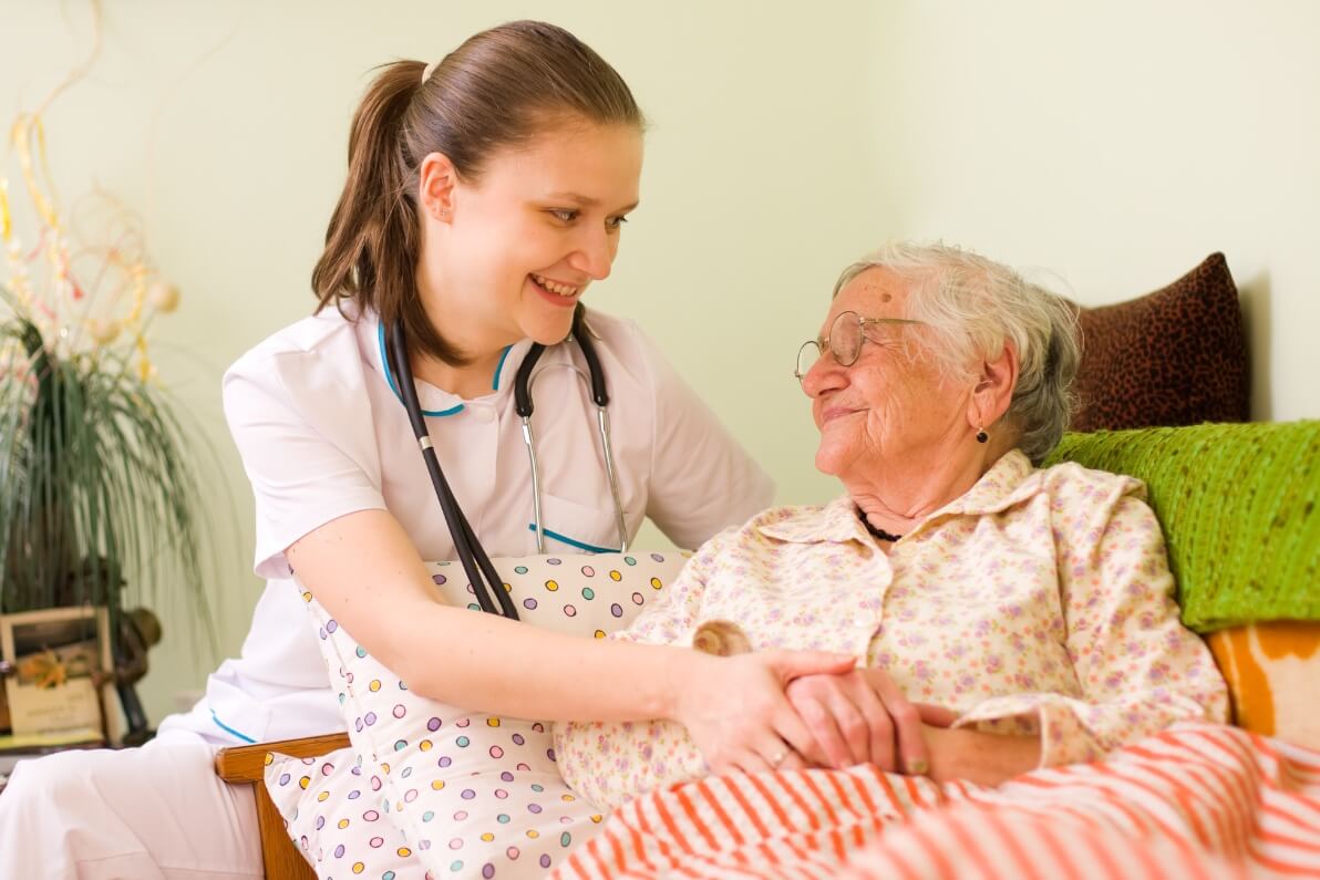 Nursing home_nurse with resident